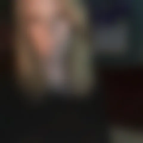 T*****i